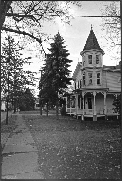 Saretzky-Hw-1978-80-Turret-North-Greenwood.jpg