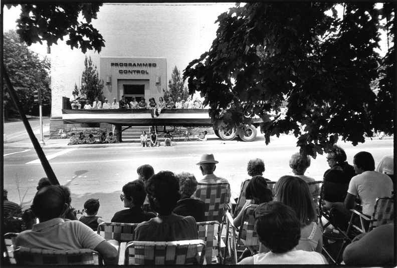 Saretzky-Hw-1978-Parade-Programmed-Control-Spectators-East-Broad.jpg